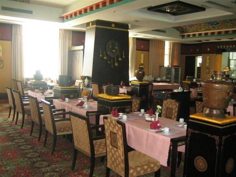 Brahmaputra Grand Hotel Лхаса Ресторан фото